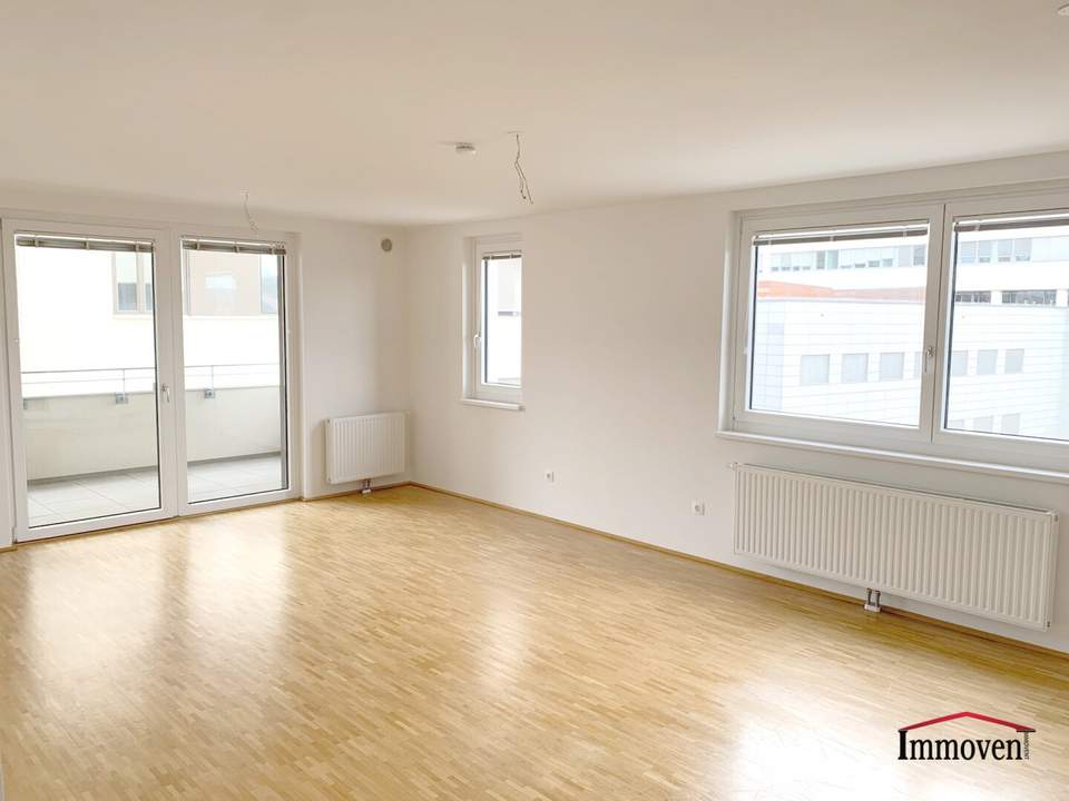 Große 4-Zimmerwohnung mit Balkon