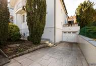 RESIDIEREN BEIM ROTEN BERG II GARAGE II SAUNA II NEUE PV-ANLAGE II 6 ZIMMER II 4 BÄDER II 54m² WOHNZIMMER MIT KAMIN II 2 TERRASSEN II BALKON II GARTEN II GROSSER KELLER