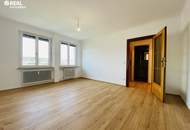 Helle 4-Zimmer-Wohnung mit Einbauküche & Aufzug