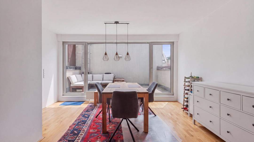Über den Dächern des 7. Bezirks. Exklusive Dachgeschoßwohnung mit Terrasse in der Burggasse!