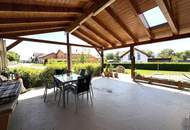 Großzügiges Ein- oder Zweifamilienhaus mit mehreren Nebengebäuden in zentraler Lage