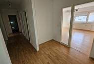 Großzügige 3 Zimmerwohnung mit Rundgang und Loggia