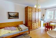 Großzügiges Zweifamilienhaus mit großem Garten und viel Potenzial