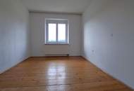 2.-3.Zi.-Wohnung mit Privatgarten, Garage, Holzlager und PKW Abstellplatz