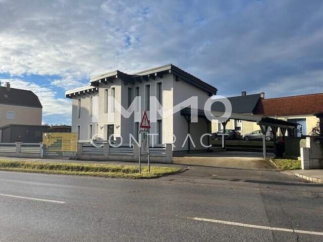 Modernisiertes Einfamilienhaus in Mistelbach: Terrasse, 4 Stellplätze