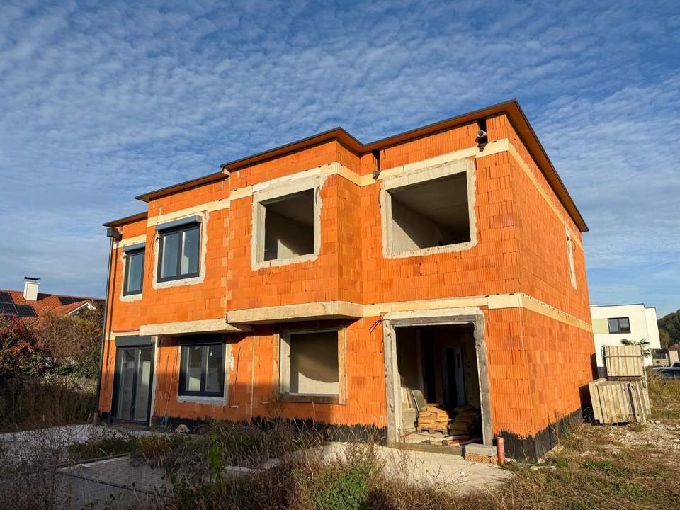 Doppelhaushälfte im Rohbau - gestalten Sie ihr Zuhause nach Ihren Wunsch