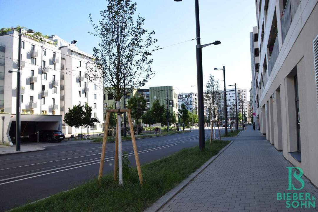In "The Wild" - großzügiger Garagenplatz!