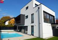 Villa mit Pool, voll unterkellert – mit Top-Ausstattung