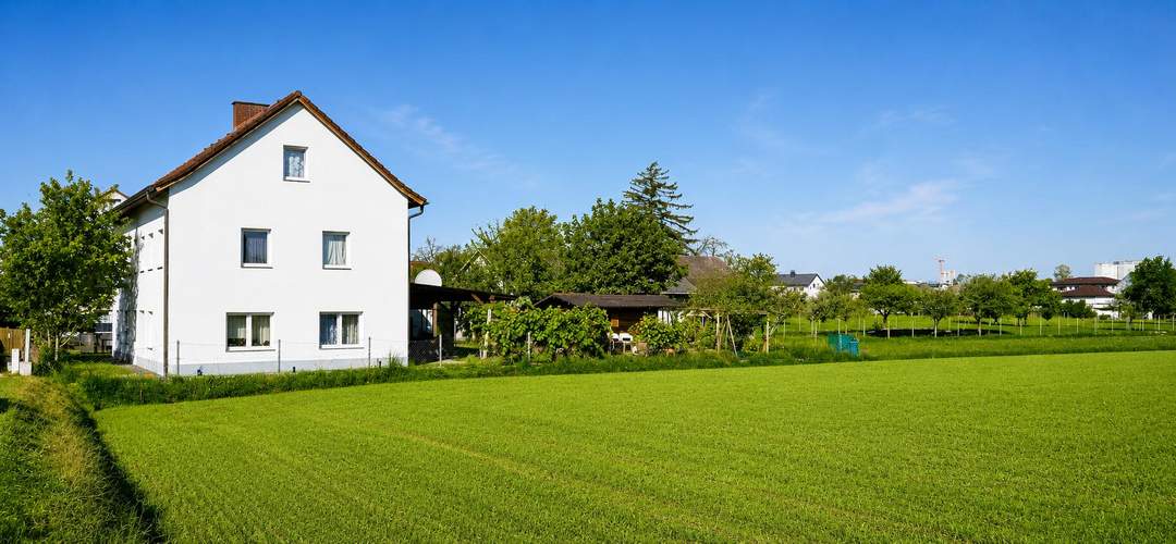 1–3 Familienhaus mit vielen Zimmern in ruhiger Lage