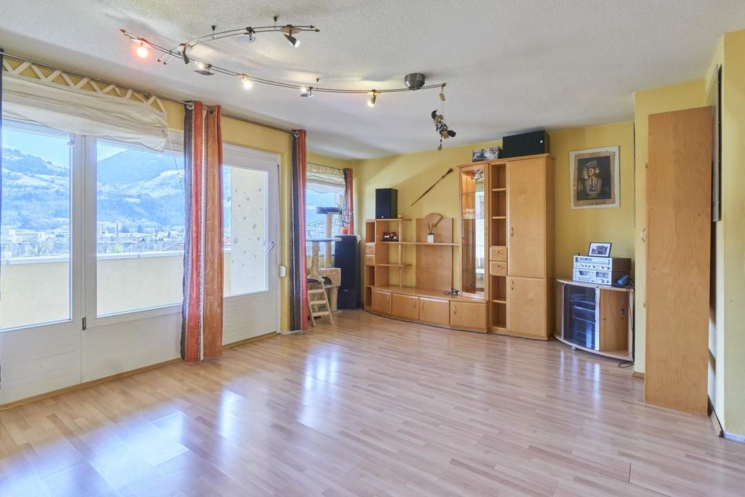 Familien(t)raum mit Bergblick – 4-Zimmer-Dachgeschoßwohnung in sonniger Ruhelage