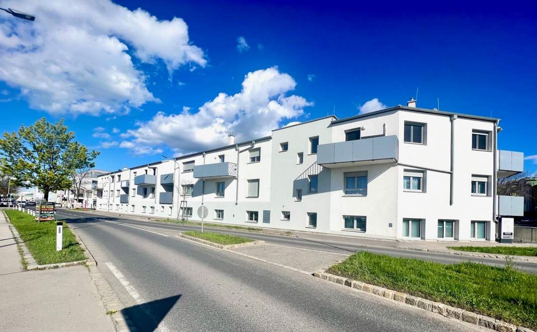NEU in GERASDORF ++ MODERNE ZWEI Zimmer mit TERRASSE