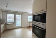 Klimatisierte Dachgeschosswohnung mit 4 Schlafzimmer und Garage // Air-conditioned attic apartment with 4 bedrooms and garage //