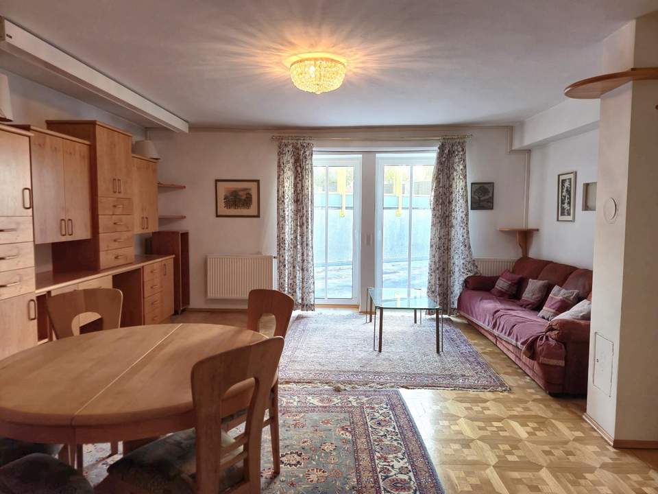 SCHÖNE, GUT AUFGETEILTE WOHNUNG MIT TERRASSE IM ZENTRUM VON NEULENGBACH