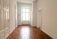 ++ NEU ++ TRAUMHAFTE VIER Zimmer ALTBAUWOHNUNG