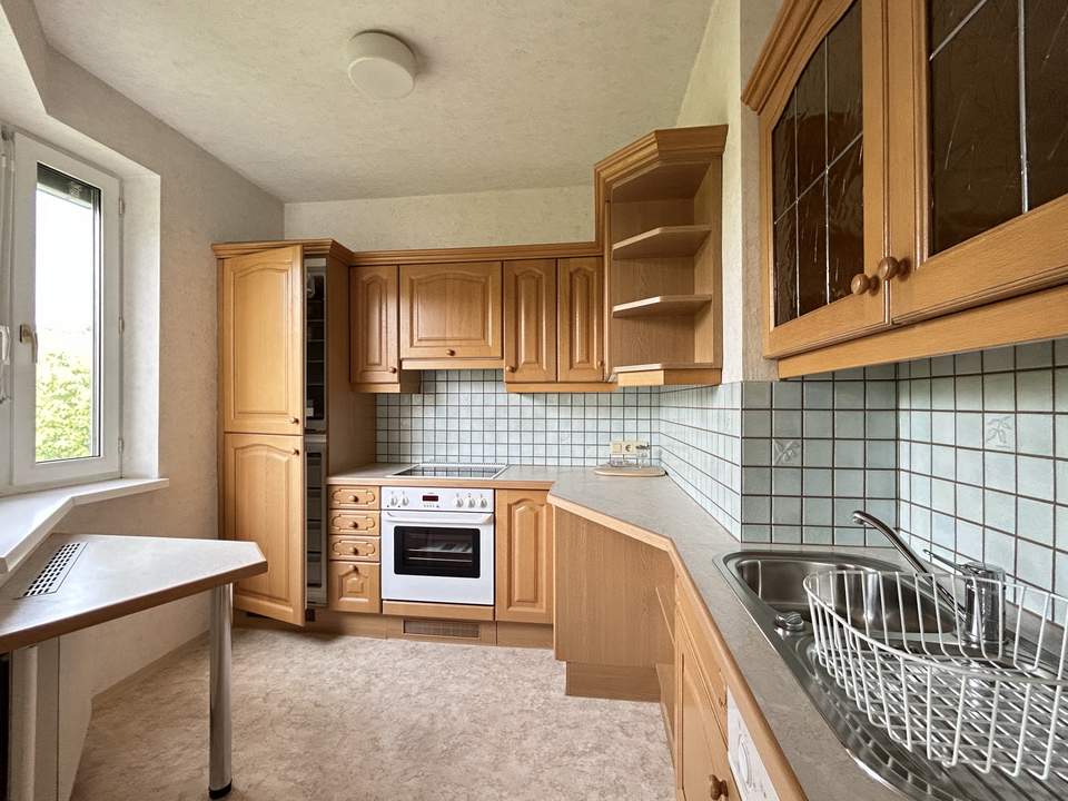 In Grünruhelage u. Blick auf die Weinberge, 2-Zimmer Loggiawohnung