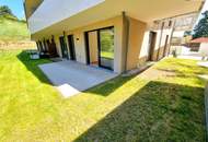 Barfuß ins Gras. Direkt vom Wohnzimmer aus. Den Sommer bereits im eigenen Garten verbringen! TOP Neubauwohnung mit viel Freiraum! Traumhafter Eigengarten + 3 Zimmer + Grün wohin das Auge reicht + Luftwärmepumpe!