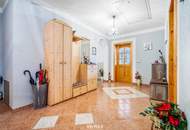 Vielseitige Liegenschaft mit zwei Wohnhäusern, Wirtschaftsgebäuden, Nutzflächen und Wald