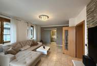 Exklusive Wohneinheit im Eckreihenhaus mit Luxusgarten &amp; Pool // Exclusive unit in a corner townhouse with a luxurious garden and pool //