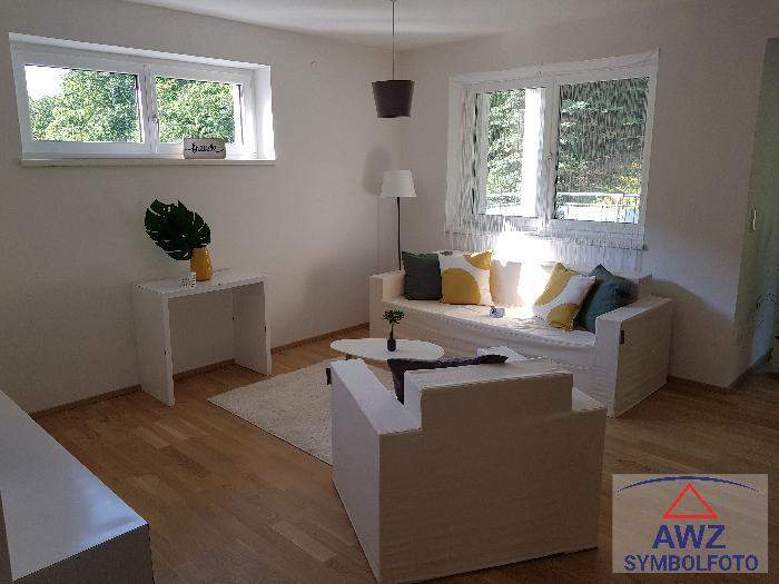 Lichtenberg: Schicke 3-Zimmerwohnung mit Loggia und Tiefgaragenplatz zu verkaufen!