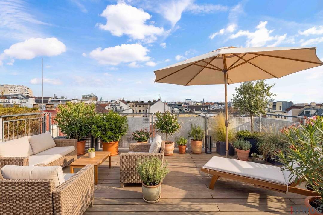 Rooftop-Wohnung über den Dächern des Siebten | 1 Min. zur Mariahilferstr. | 40m² 360°-Terrasse | Virtual Tour