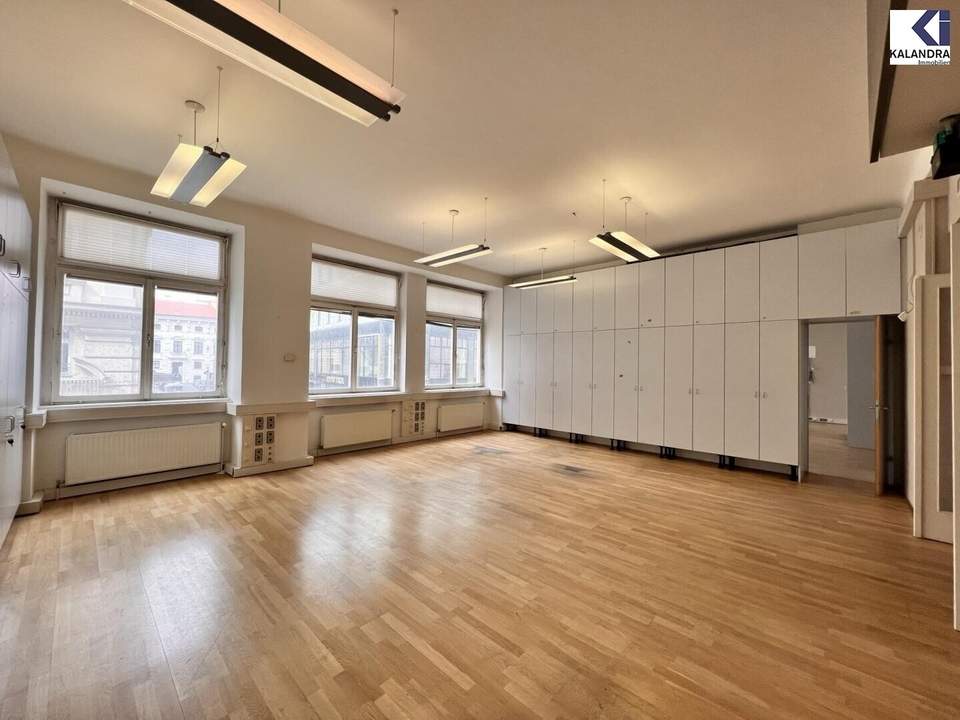 360° TOUR // KLASSISCHES ALTBAUBÜRO NAHE ALBERTINA