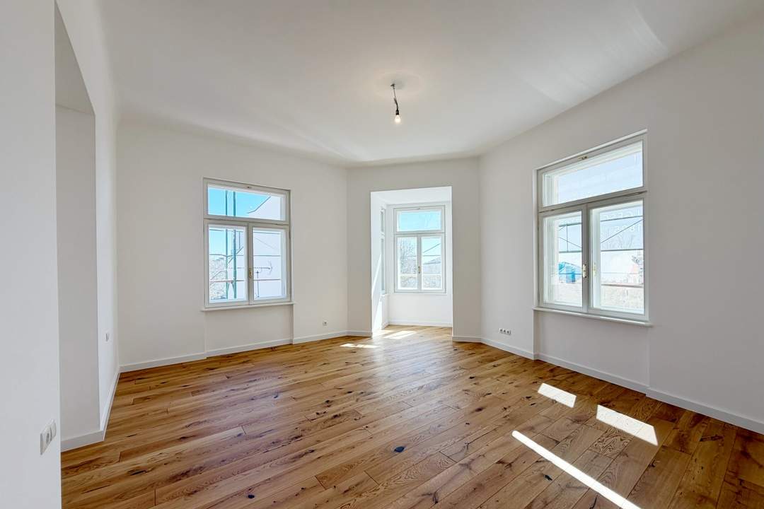 Stilvolle Altbauwohnung mit Balkon zur St. Othmar Kirche