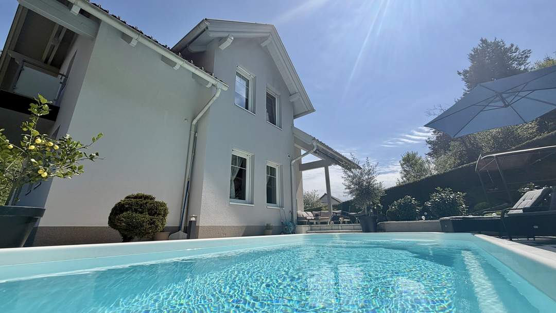 Krumpendorf - Einfamilienhaus mit Pool, Sauna, Doppelgarage und herrlichen Außenflächen
