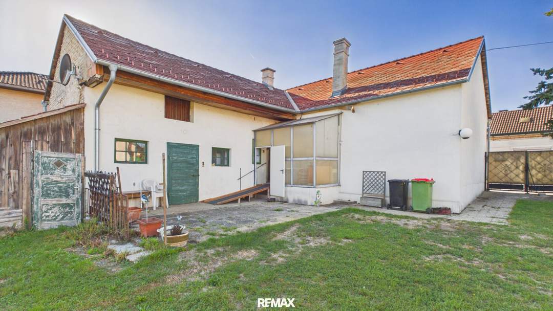 Sanierungsbedürftiges Haus auf 1.728 m² Grund – großes Bebauungs- und Entwicklungspotenzial