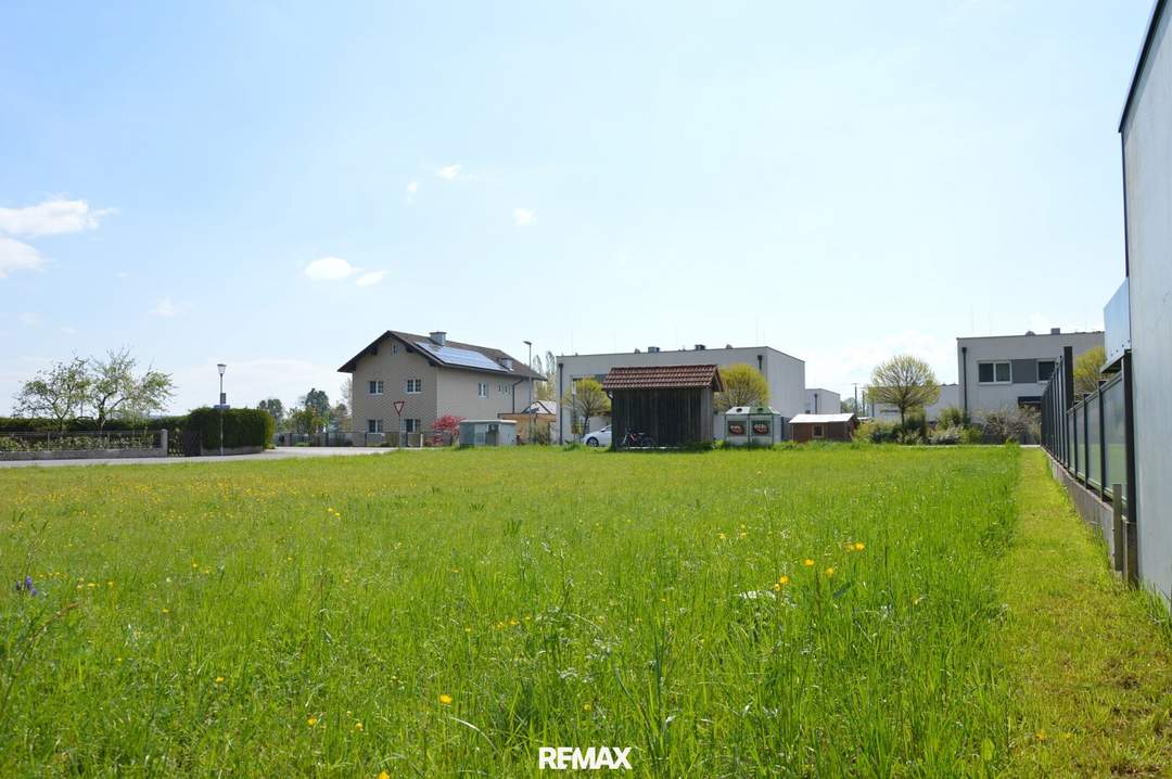 Ebener Baugrund ohne Bauverpflichtung