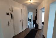 Hochwertig renovierte 2‑Zimmer Wohnung mit Balkon