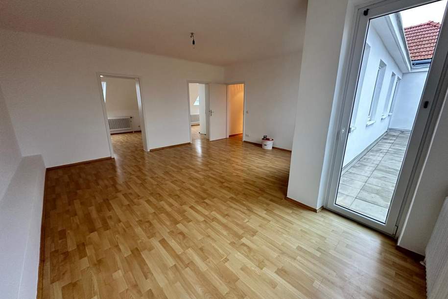 moderne Wohnung im Zentrum mit Balkon zu vermieten, Wohnung-miete, 938,57,€, 7000 Eisenstadt(Stadt)
