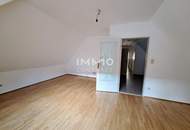 3- Zimmer- DG- Wohnung im Altbau| Sackstraße 14 Top 26