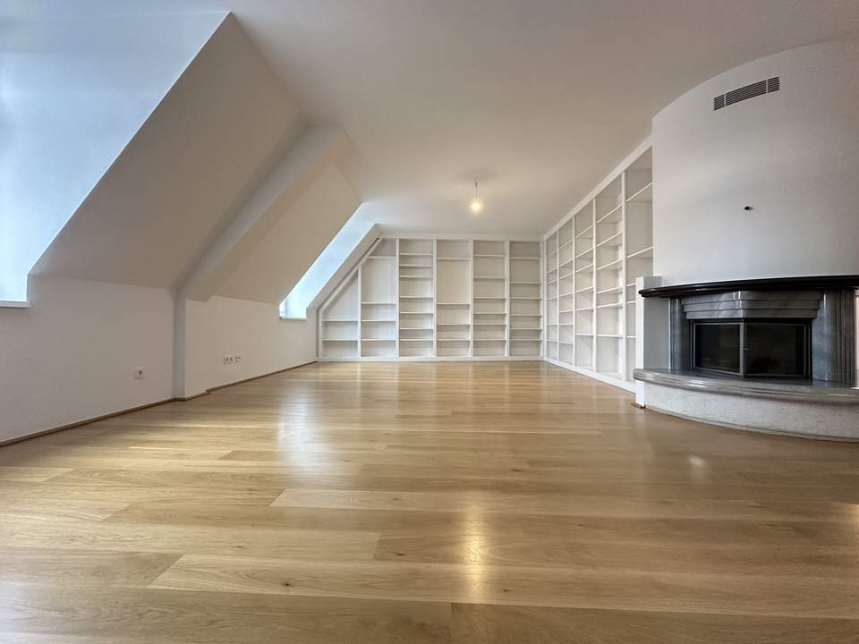 Exklusives Dachgeschoss mit 6 Zimmern, 2 Terrassen & Wellnessbereich |als WG oder Büro nutzbar