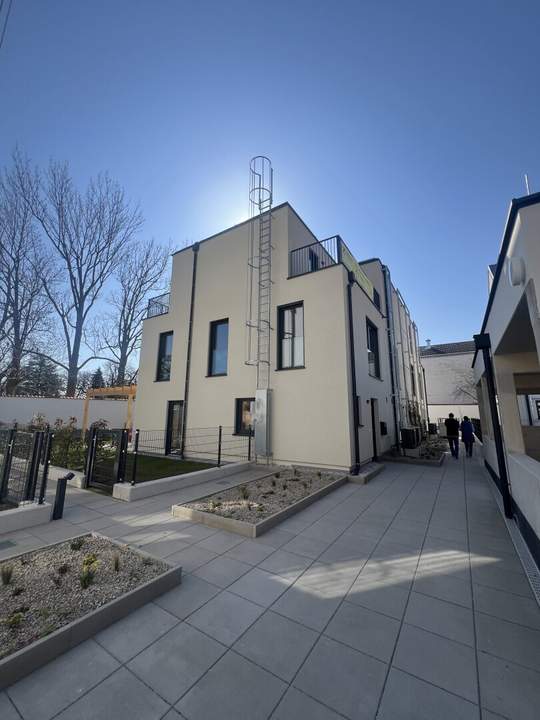 Exklusive Reihen- und Doppelhäuser am idyllischen Hunyadi Park mit Blick in den Park im ALTORT MARIA ENZERSDORF!