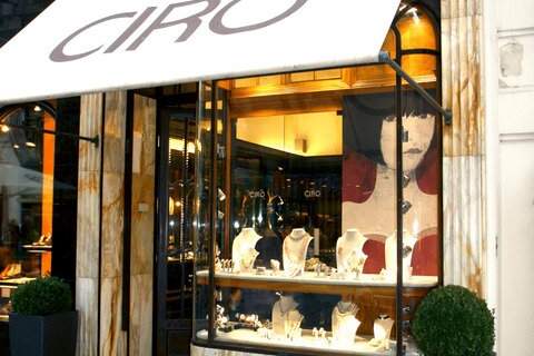 Einmalige Gelegenheit zur Miete - Top-Geschäftslokal in der Kärntner Straße!, Gewerbeobjekt-miete, 15.000,00,€, 1010 Wien 1., Innere Stadt