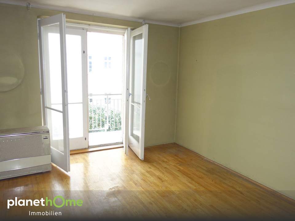 Sanierungsbedürftige Balkonwohnung im Botschaftsviertel