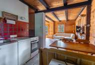 Holzblockhaus mit Charme – 3 Zimmer, Balkon &amp; Kamin!
