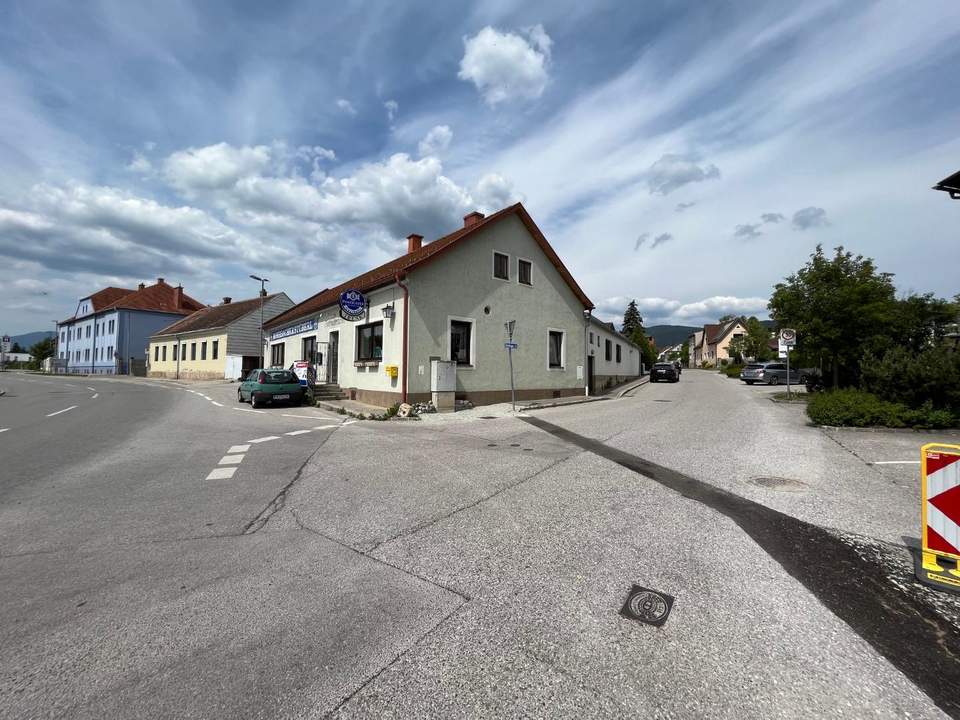 Neuer Preis! Ehemaliges Gasthaus mit angeschlossenem Wohnhaus - erwecken Sie es zu neuem Leben!