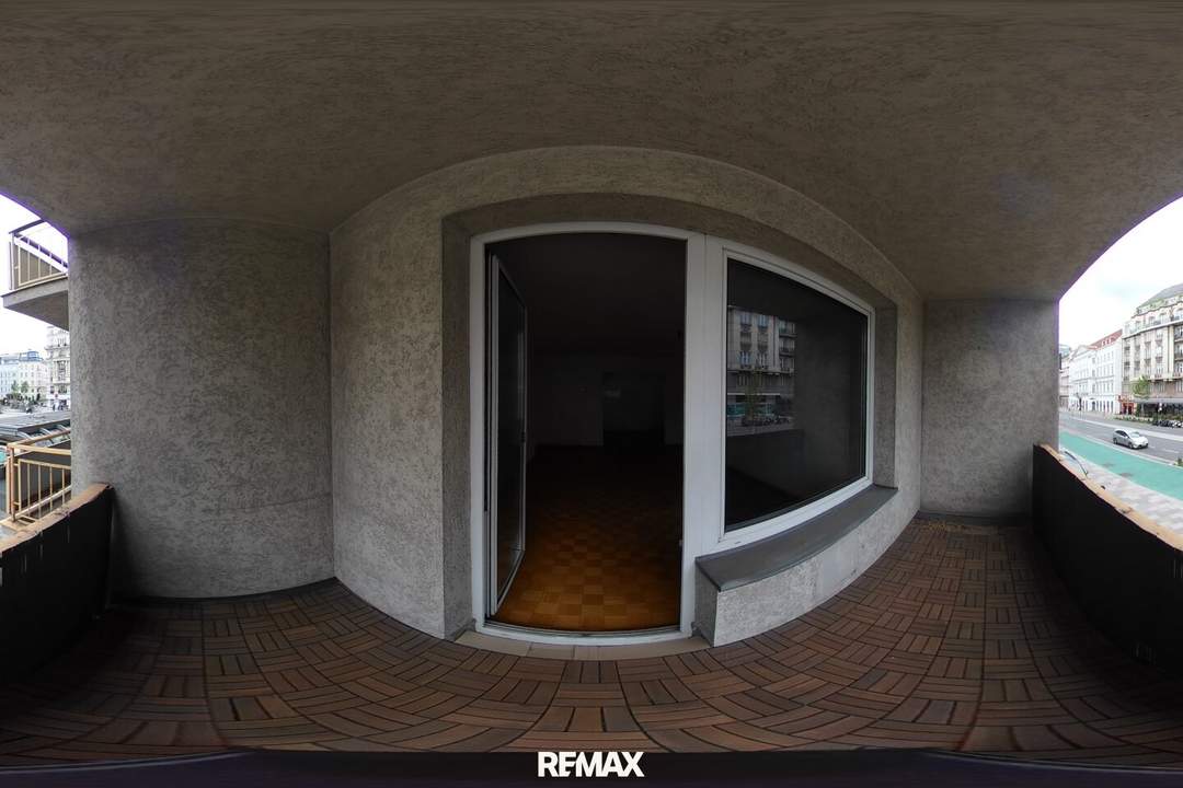 2-Zimmer-Stadtwohnung mit Loggia und Balkon in Praterstraße