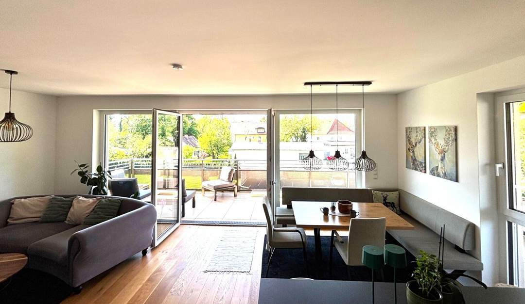 Dreiseitig lichtdurchflutete, barrierefreie Eigentumswohnung, überdachte Terrasse mit Lift im 2.OG.