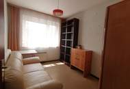 Wohnung mit Sanierungsbedarf – 74 m² Wohnfläche + Loggia und Kellerabteil