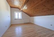 Charmantes Zweifamilienhaus in Alleinlage