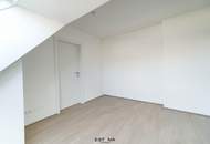 ruhig, zentral &amp; weit oben – Dachgeschoss-Wohnung mit Klasse - provisionsfrei