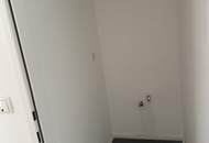 Top Anbindung, Blick in den grünen Innenhof inkl. Stellplatz. Nähe Jörgerstrasse und Kreuzgasse