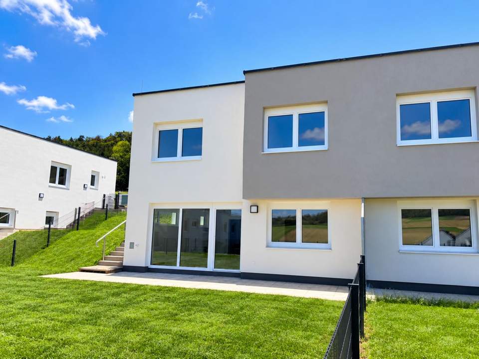 Neue 4-Zimmer-Reihenhäuser in erhöhter Lage. Provisionsfrei!