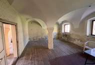 Historisches Haus mit großem Garten