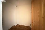 Top Lage - 4-Zimmer-Wohnung mit Loggia, Klimaanlage und Schwedenofen - unmittelbar beim Schulzentrum, Bahnhof und Stadtzentrum!