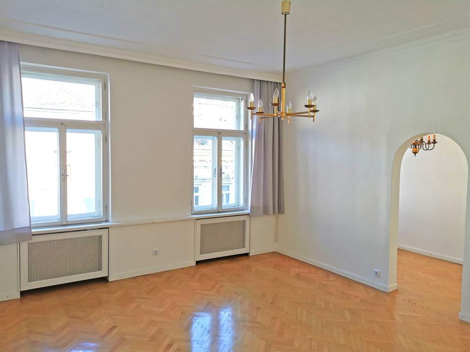 Klassische schöne Altbau-Wohnung