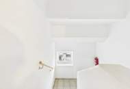 Große Dachgeschoßwohnung mit Wintergarten und Klimaanlage