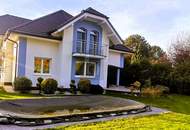 GROSSZÜGIGER FAMILIENHIT MIT GARTEN UND POOL